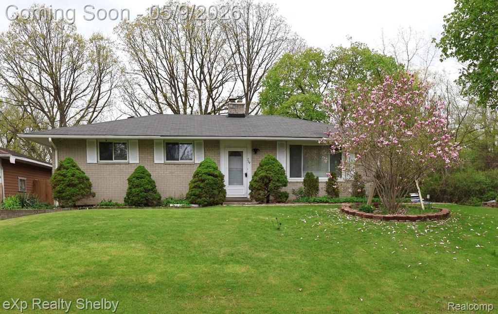 719 Sheryl Drive, Waterford Charter Township, MI 48328