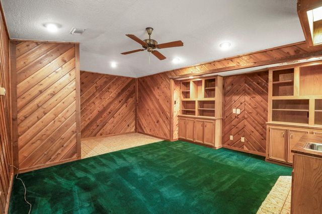17214 Hill View Lane, Spring, TX 77379