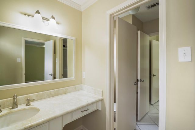 17214 Hill View Lane, Spring, TX 77379