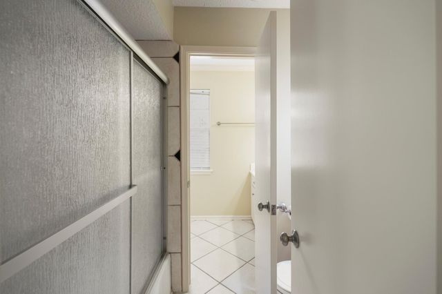 17214 Hill View Lane, Spring, TX 77379
