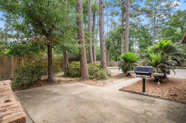 17214 Hill View Lane, Spring, TX 77379