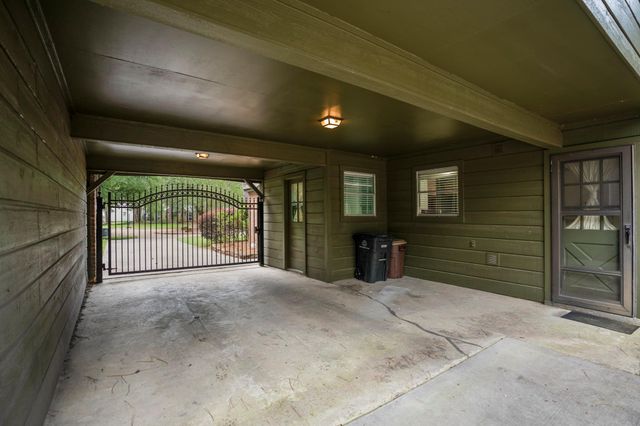 17214 Hill View Lane, Spring, TX 77379
