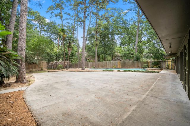 17214 Hill View Lane, Spring, TX 77379
