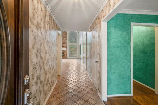17214 Hill View Lane, Spring, TX 77379