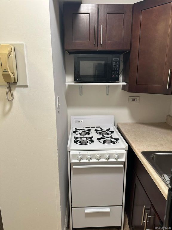 150-38 Union Turnpike 8L, Flushing, NY 11367 — exterior