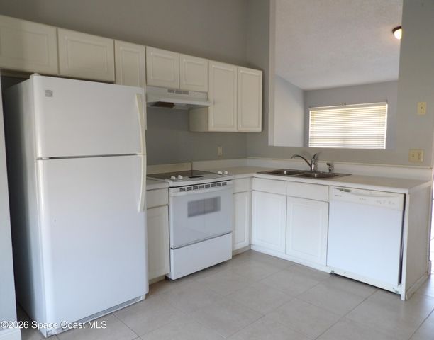 1006 Locust Avenue NW, Palm Bay, FL 32907