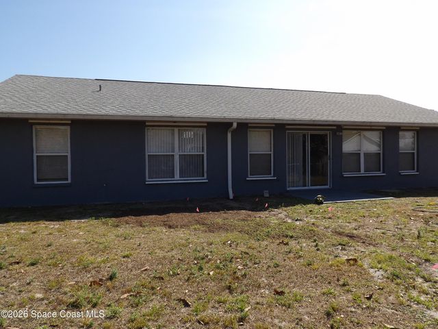 1006 Locust Avenue NW, Palm Bay, FL 32907