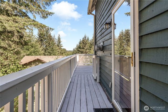 110 E Glacier Crest Road, Grapeview, WA 98546