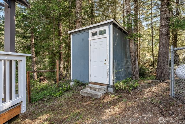 110 E Glacier Crest Road, Grapeview, WA 98546