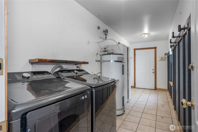 110 E Glacier Crest Road, Grapeview, WA 98546