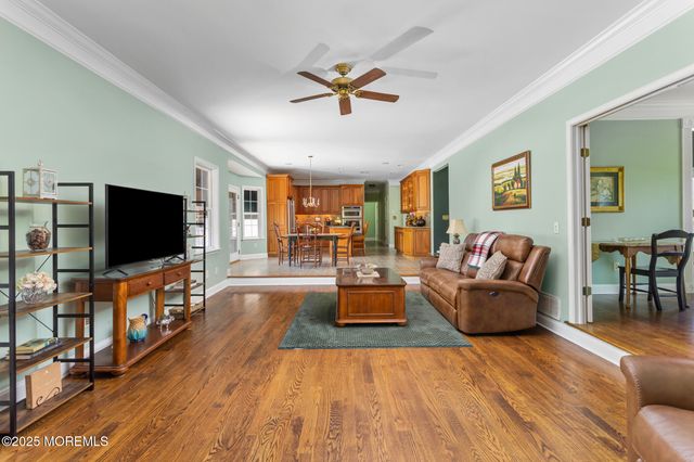 1 Yeger Drive, Upper Freehold, NJ 08501
