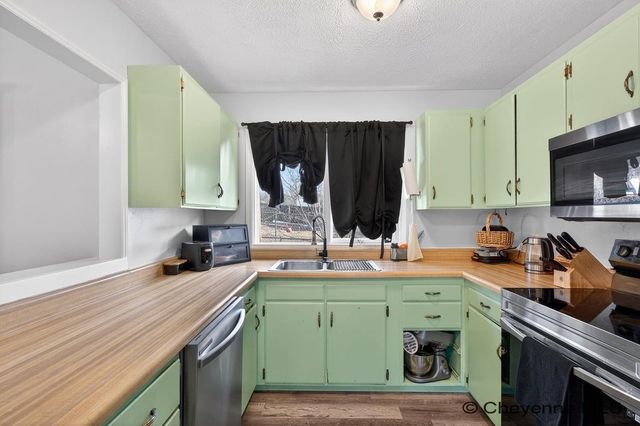 901 COOLIDGE ST, Cheyenne, WY 82007