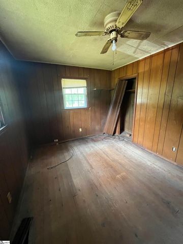 656 S Center Street, Spartanburg, SC 29301