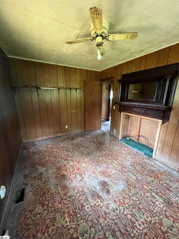 656 S Center Street, Spartanburg, SC 29301