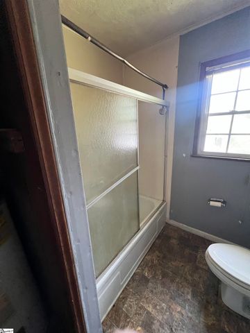 656 S Center Street, Spartanburg, SC 29301