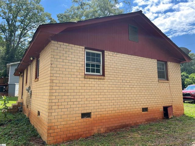 656 S Center Street, Spartanburg, SC 29301