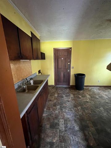 656 S Center Street, Spartanburg, SC 29301