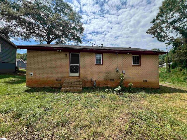 656 S Center Street, Spartanburg, SC 29301