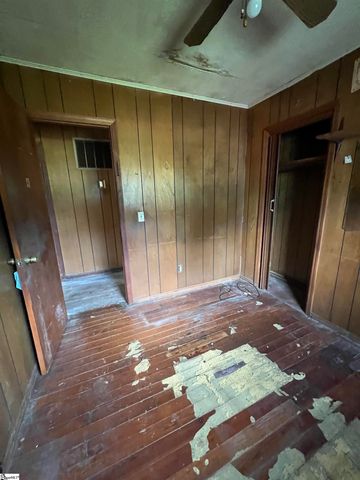 656 S Center Street, Spartanburg, SC 29301