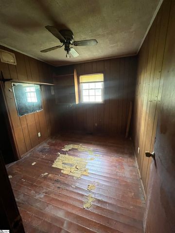 656 S Center Street, Spartanburg, SC 29301