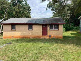 656 S Center Street, Spartanburg, SC 29301