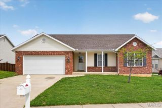 1104 Maplewood Lane, Waterloo, IL 62298