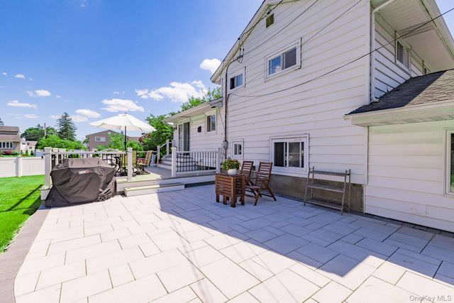 21 Pinetree Avenue, Hicksville, NY 11801