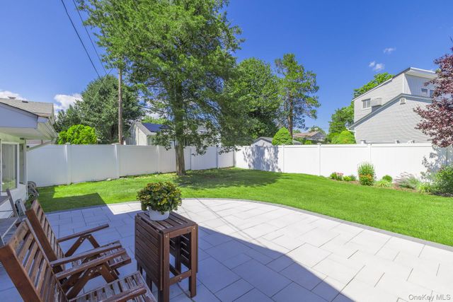 21 Pinetree Avenue, Hicksville, NY 11801