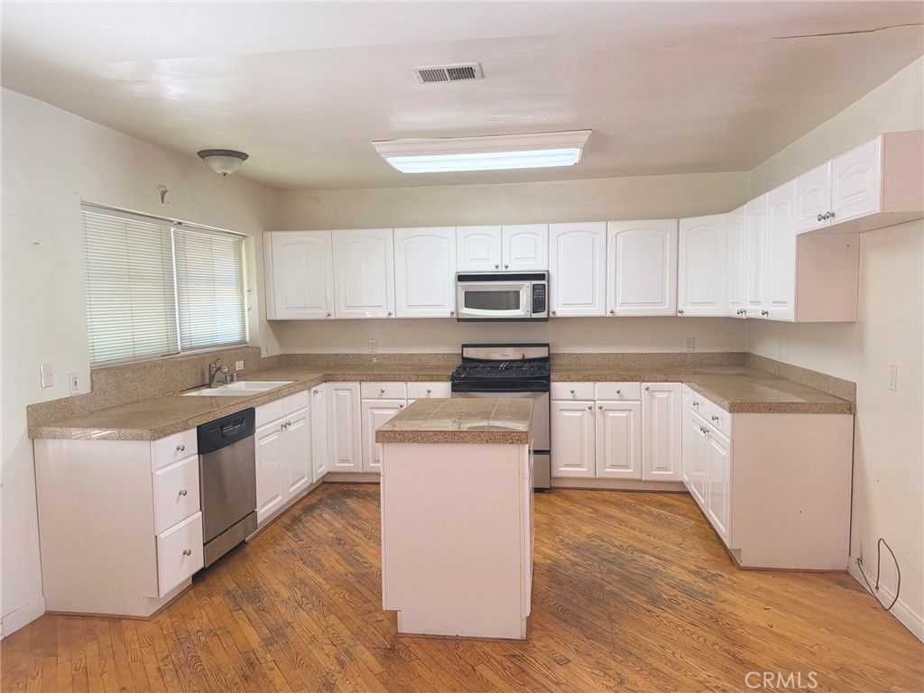 17605 Tarzana Street, Encino, CA 91316 — photo 3
