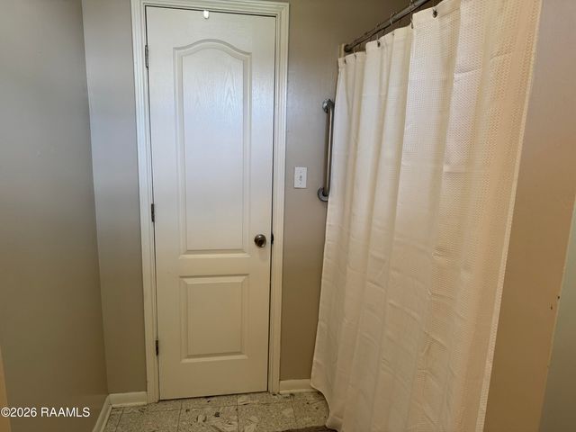 105 Sills Drive, Rayne, LA 70578