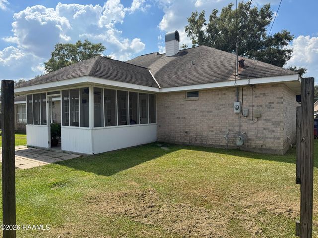 105 Sills Drive, Rayne, LA 70578
