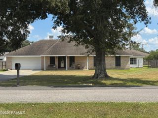 105 Sills Drive, Rayne, LA 70578