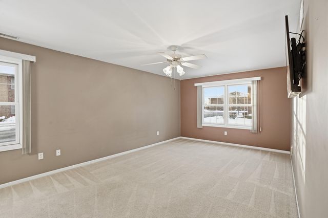 545 Cambridge Court 1d, Munster, IN 46321