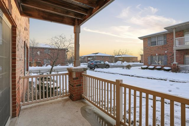 545 Cambridge Court 1d, Munster, IN 46321