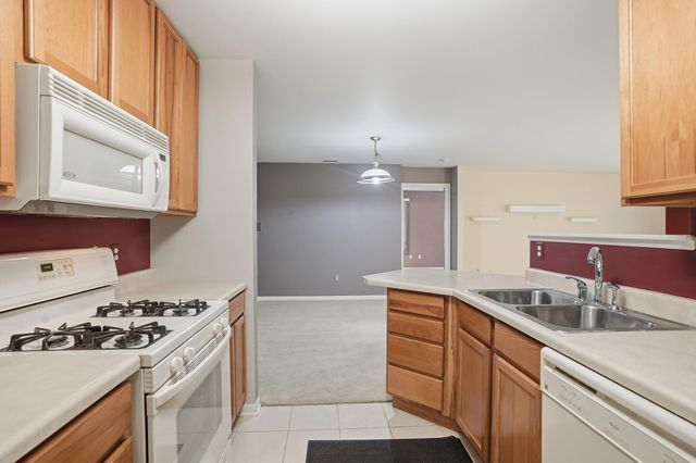 545 Cambridge Court 1d, Munster, IN 46321