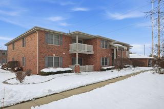 545 Cambridge Court 1d, Munster, IN 46321