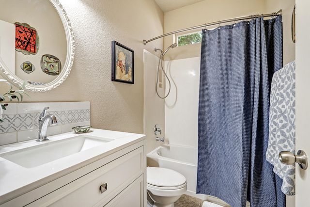 2563 Cerro Parrido Road SE, Rio Rancho, NM 87124