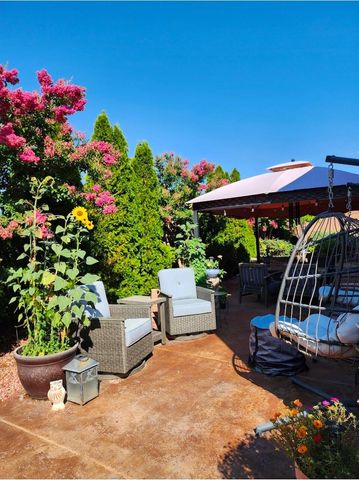 2563 Cerro Parrido Road SE, Rio Rancho, NM 87124