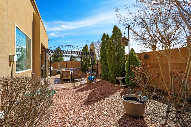 2563 Cerro Parrido Road SE, Rio Rancho, NM 87124