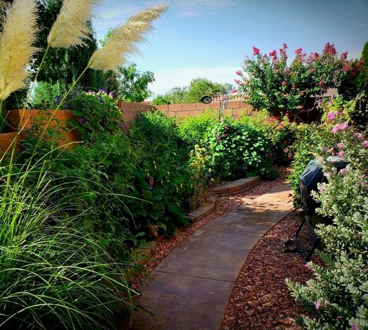 2563 Cerro Parrido Road SE, Rio Rancho, NM 87124