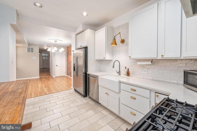 306 S WASHINGTON ST, Baltimore, MD 21231
