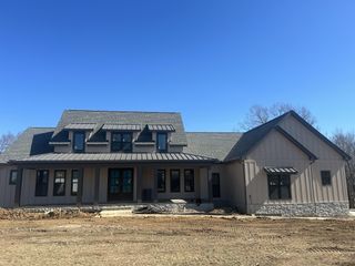 998 Iron Hill Rd, Burns, TN 37029
