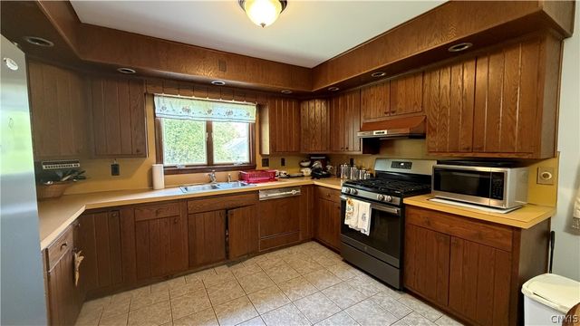 6995 Coleman Mills Road, Rome, NY 13440