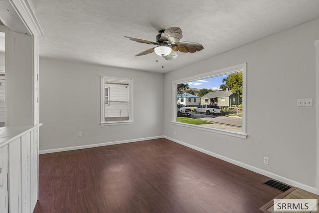77 Cottonwood Avenue, Pocatello, ID 83204