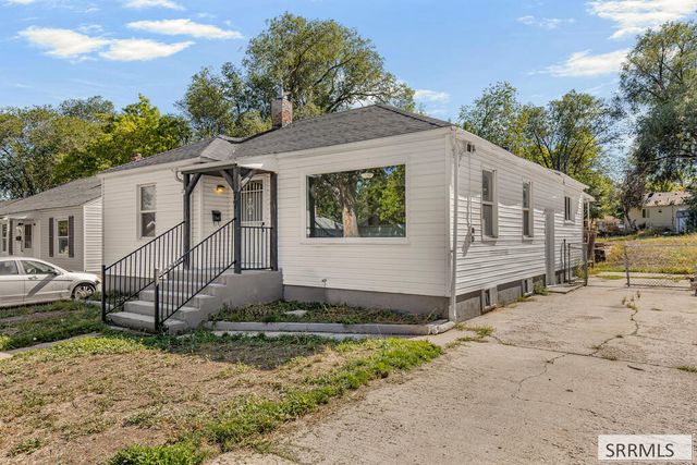 77 Cottonwood Avenue, Pocatello, ID 83204