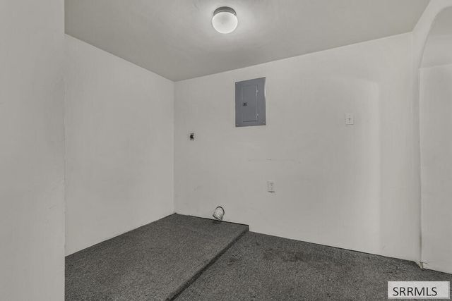 77 Cottonwood Avenue, Pocatello, ID 83204