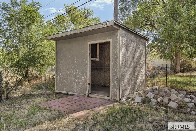 77 Cottonwood Avenue, Pocatello, ID 83204