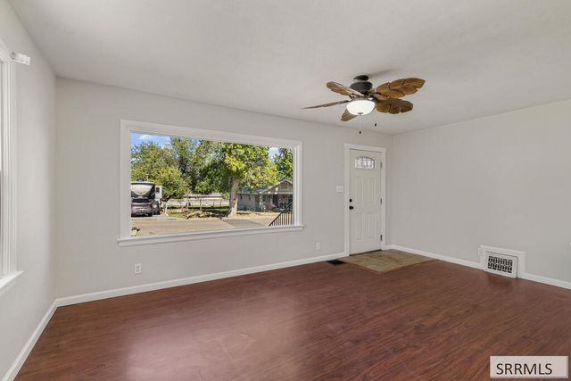 77 Cottonwood Avenue, Pocatello, ID 83204