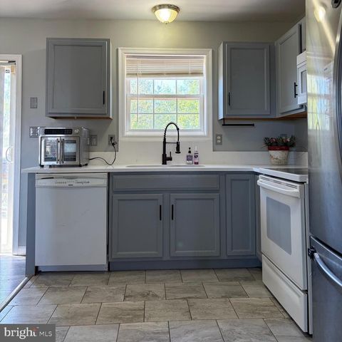 108 ACOUSTIC DR, Martinsburg, WV 25404