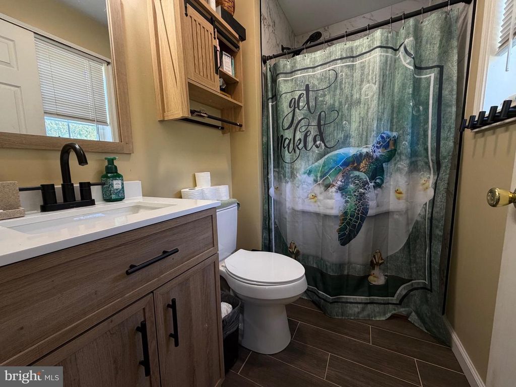 Image 16 of property listing at 108 ACOUSTIC DR, Martinsburg, WV 25404